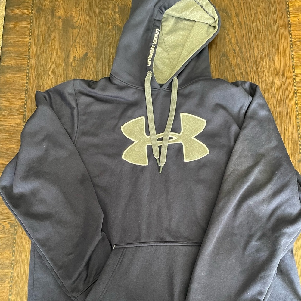 Under Armour Hoodie. Size XL. Good Condition